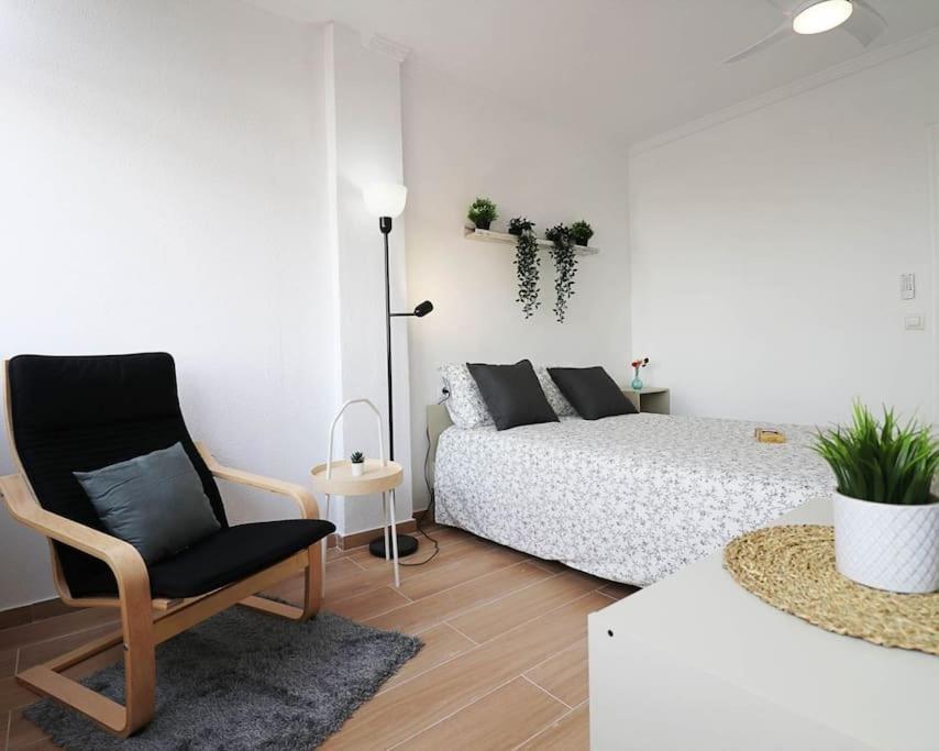 Brand New Apartment. 400 Meters Best Beach Торрев'єха Екстер'єр фото